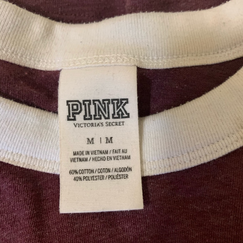 a tee shirt - Picture 2 of 3